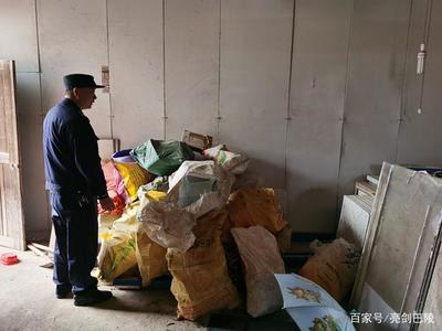 汨罗铁警入辖区废品收购站开展安全检查